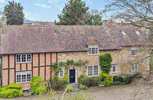 StayCotswold Welcomes Record Month of Trading